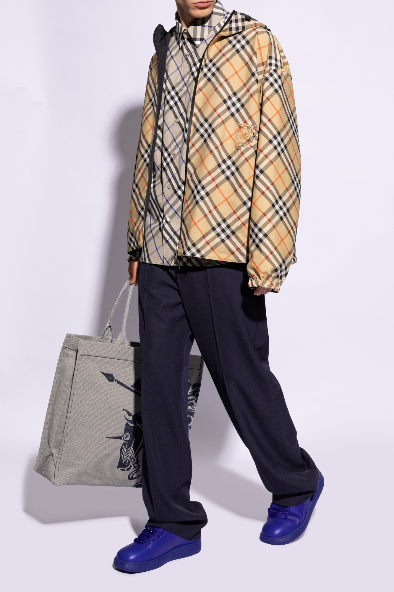 BURBERRY ロコフリントフトケフ 8022773119395 A7026 Burberry Check Printed Fringed Cape | italist